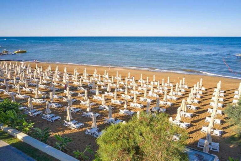 Seaden Corolla Hotel