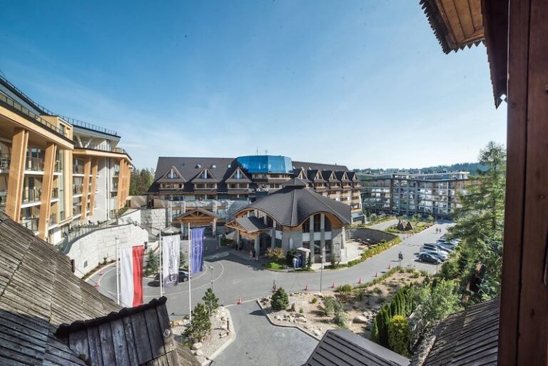 Grand Nosalowy Dwór