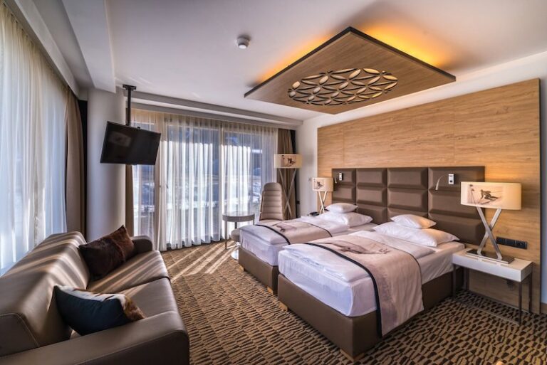 Grand Nosalowy Dwór