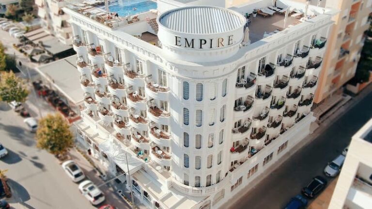 Empire Hotel