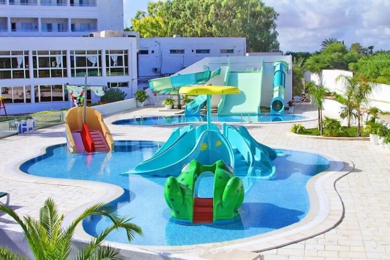 Tropicana Club & SPA