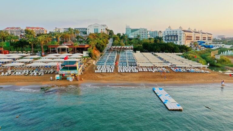 Side Aluna Hotel