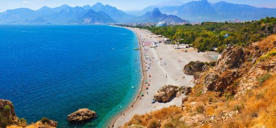 Antalya-plaża-w-Turcji