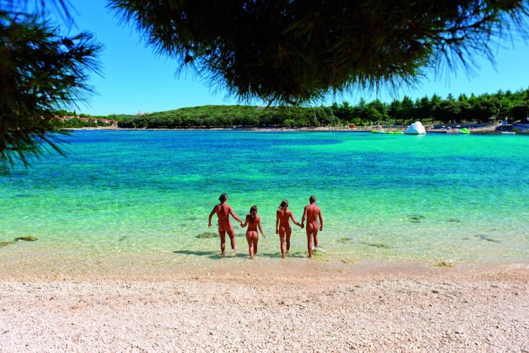 chorwacja plaża nudystów