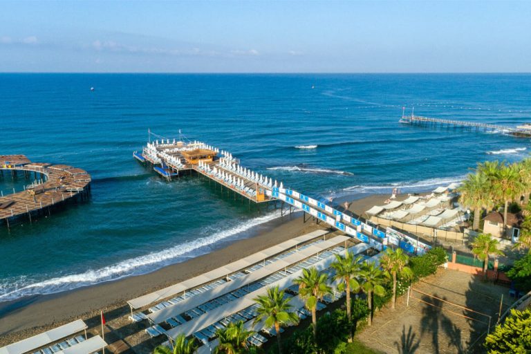 PALMERAS BEACH HOTEL