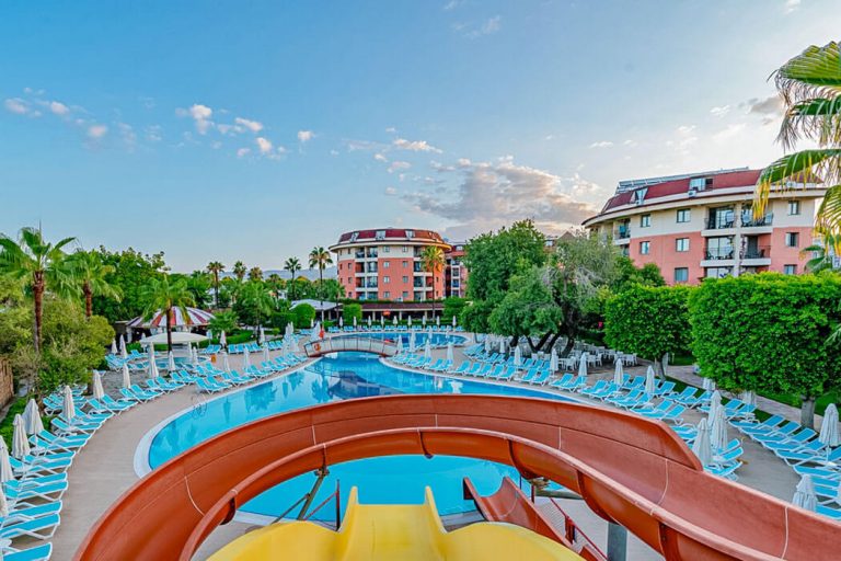 PALMERAS BEACH HOTEL