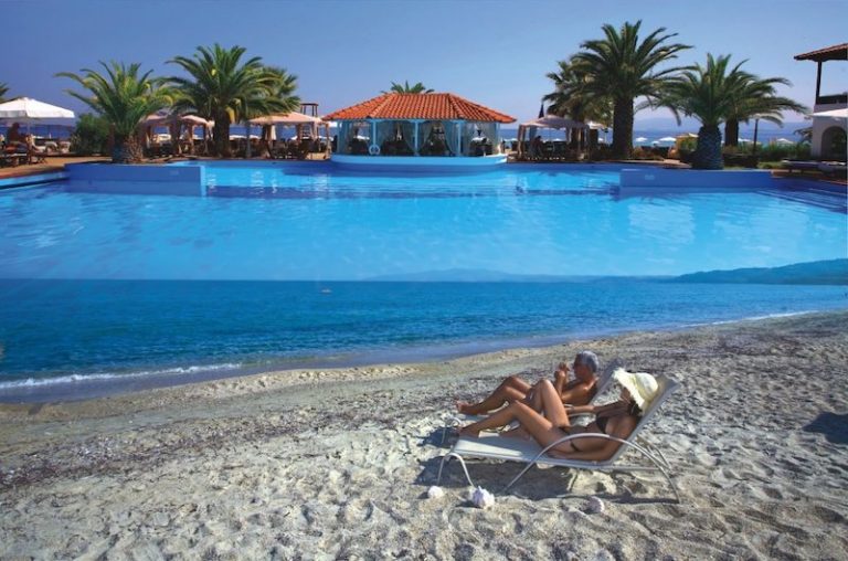 Bomo Assa Maris Beach