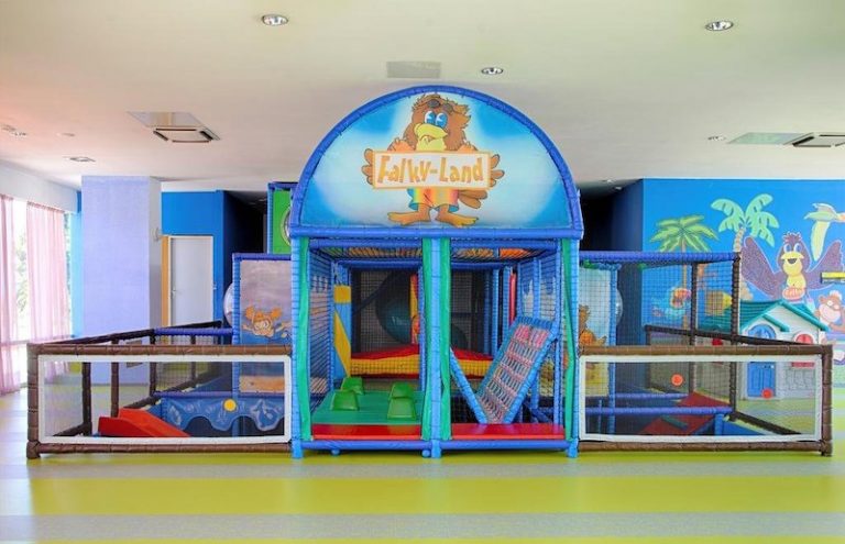 Falkensteiner Club Funimation Borik