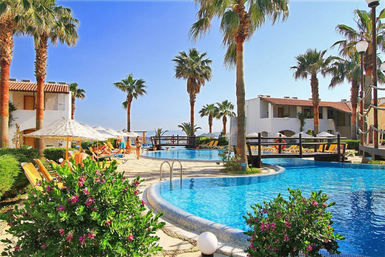 ladonia-hotel-onderhan