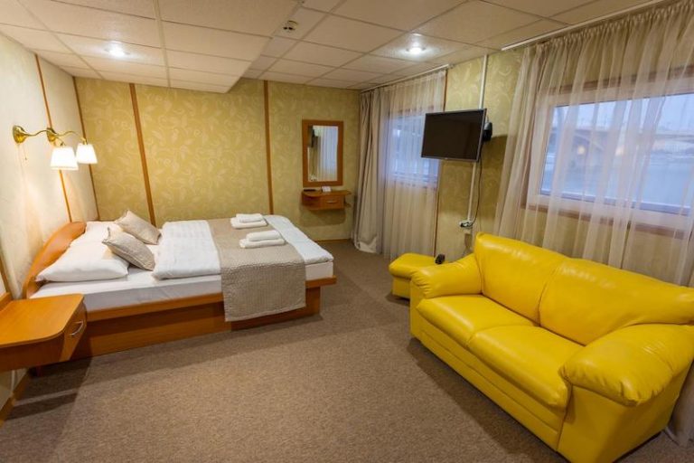 Grand Jules - Boat Hotel