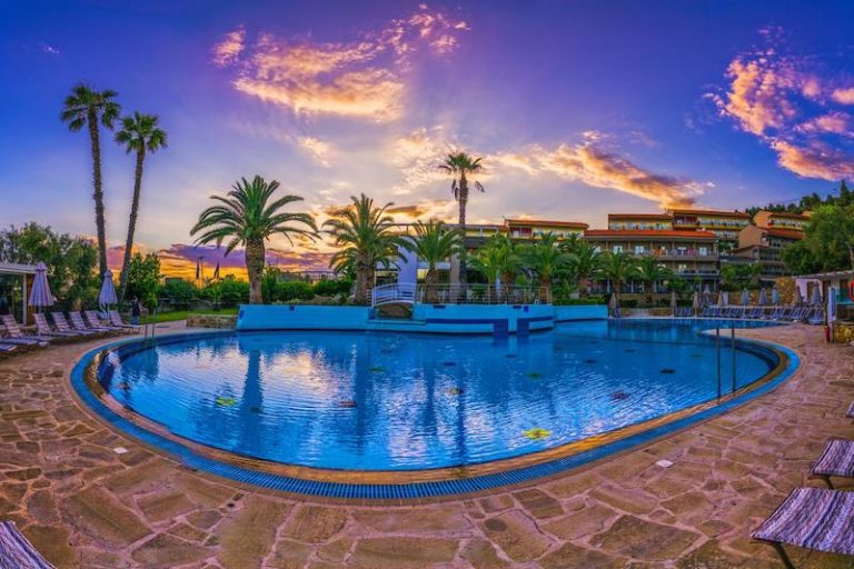 Lagomandra Hotel and Spa