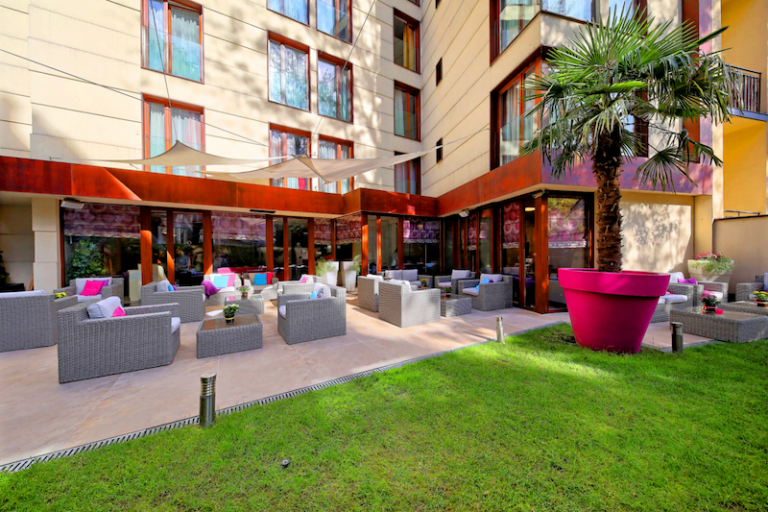 Metropolis Design Hotel