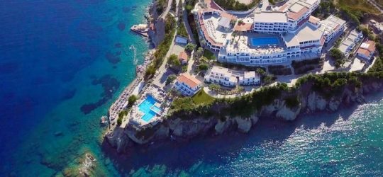 Hotel Peninsula Resort & Spa