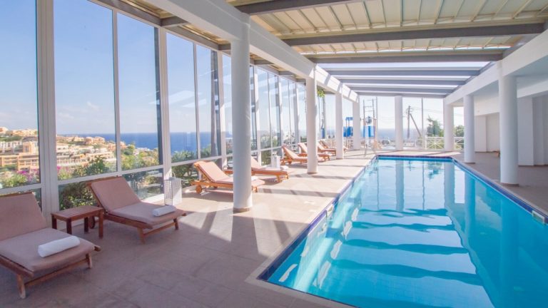 Hotel Peninsula Resort & Spa