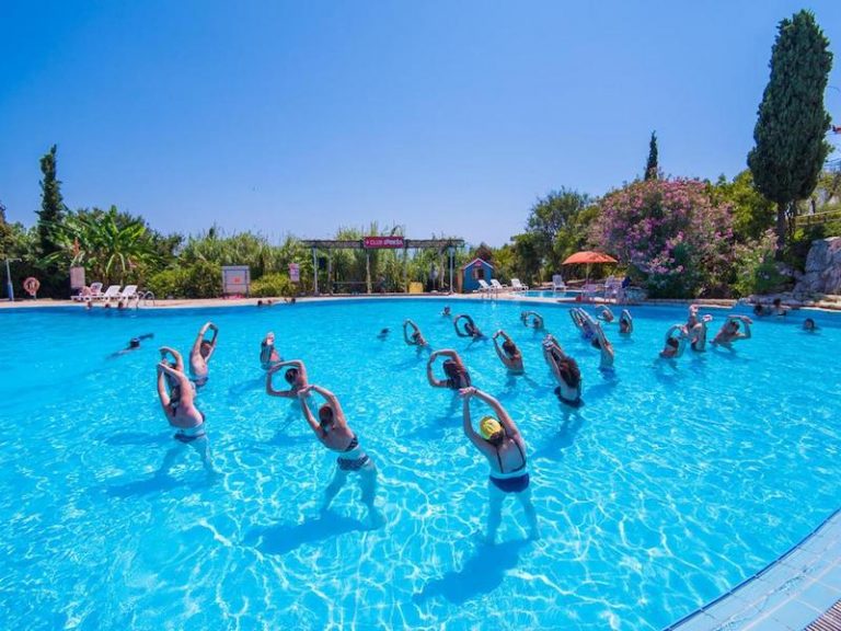 Hotel Sunrise Village Beach