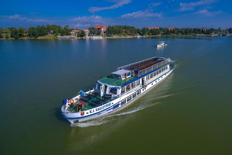 Hotel Robert’s Port Lake Resort & SPA