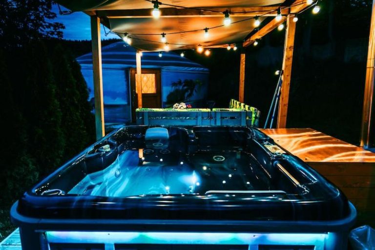 Aloha Glamp - prywatne jacuzzi & sauna