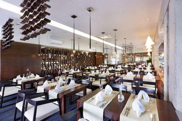 Royal Tulip Sand Hotel