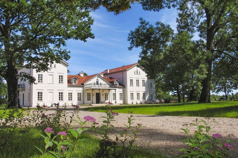 Pałac i Folwark Łochów