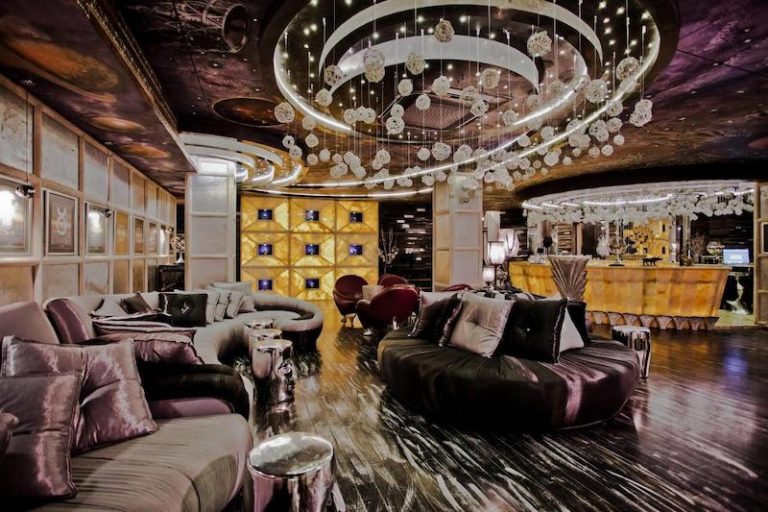 Royal Castle Hotel & Spa