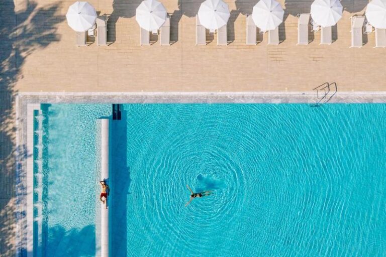 The Ivi Mare - Designed for adults