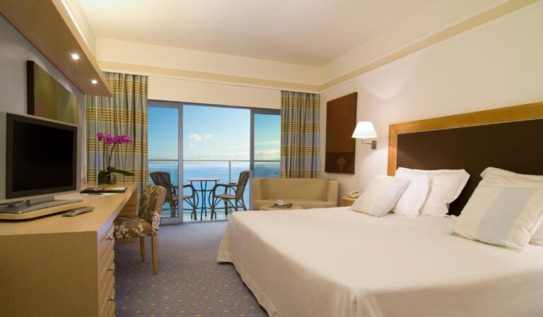 Pestana Carlton Madeira Premium Ocean Resort