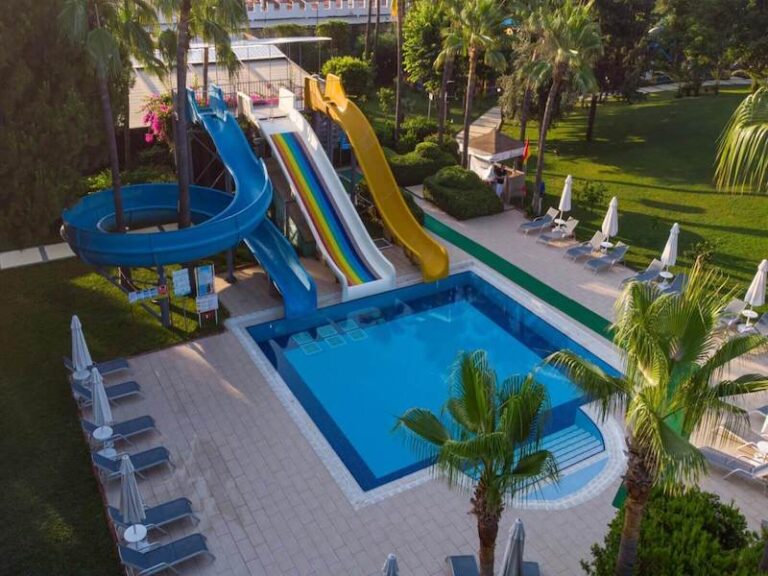 Insula Resort & Spa Hotel