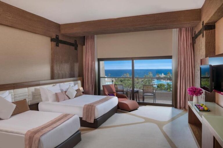 Noah's Ark Deluxe Hotel & Spa