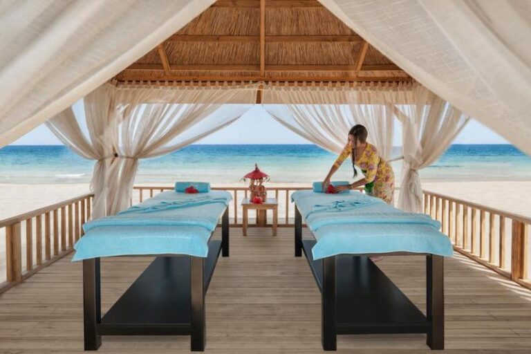 Noah's Ark Deluxe Hotel & Spa