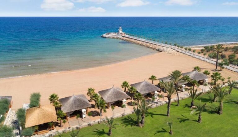 Noah's Ark Deluxe Hotel & Spa