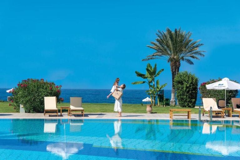 Constantinou Bros Athena Beach Hotel