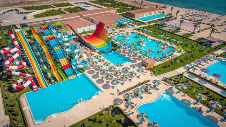 Hawaii Paradise Aqua Park Resort