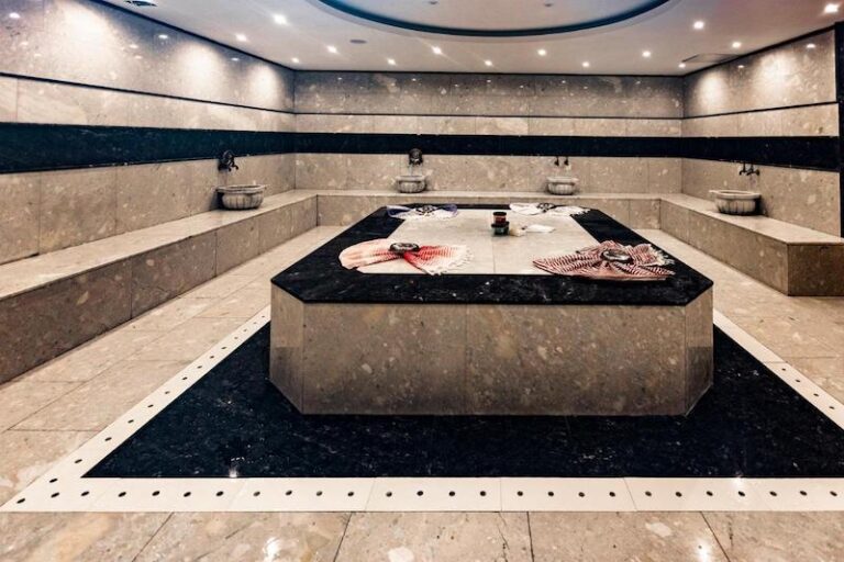 Viking Park Hotel & Spa