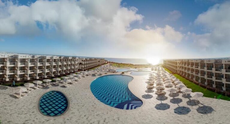 Sirena Beach Resort and Spa