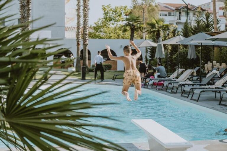 Flower Hotel & Resort