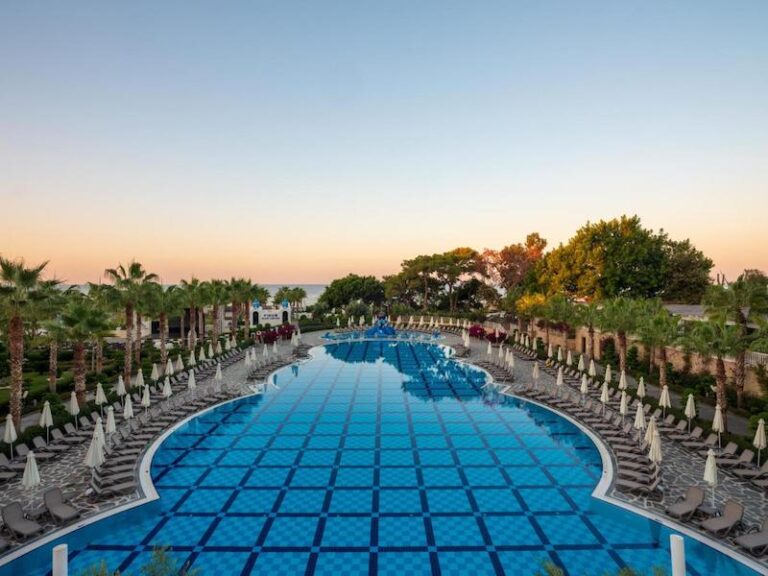 Rubi Platinum Spa Resort & Suites