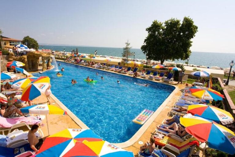 Elpida Beach Hotel