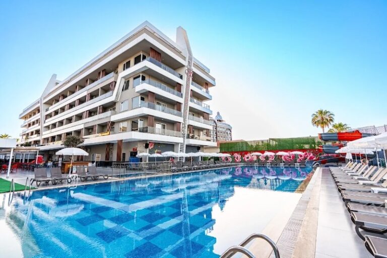 Grand Kolibri Prestige & Spa