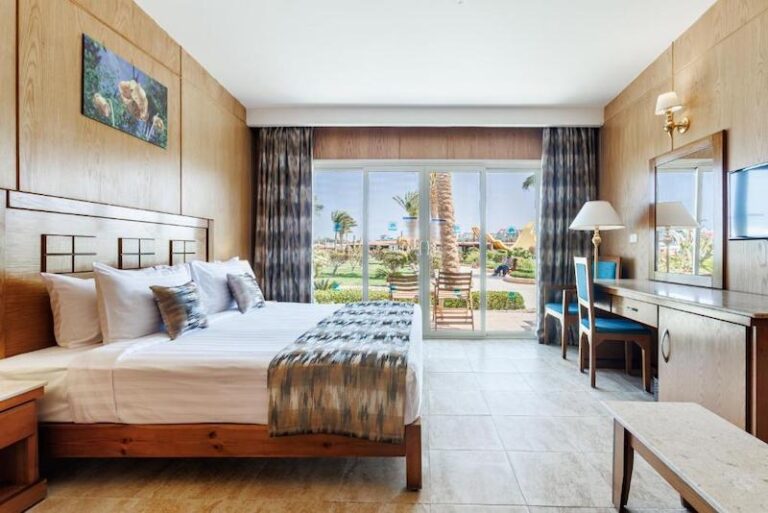 Sunrise Alora Aqua Park Resort