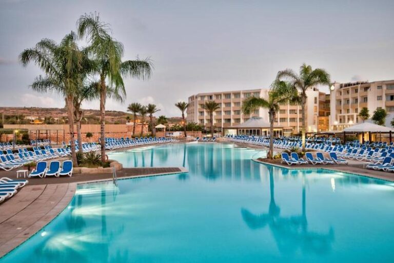 db Seabank Resort & Spa