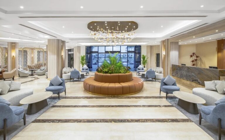 Azur One Eleven Hotel