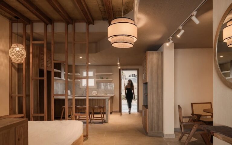 Azur White Ras El Hekma