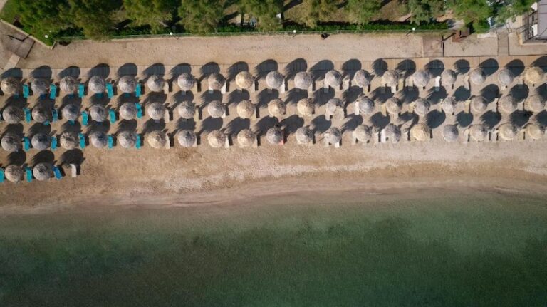 Canvas by Mitsis Messonghi