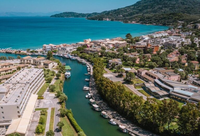 Canvas by Mitsis Messonghi