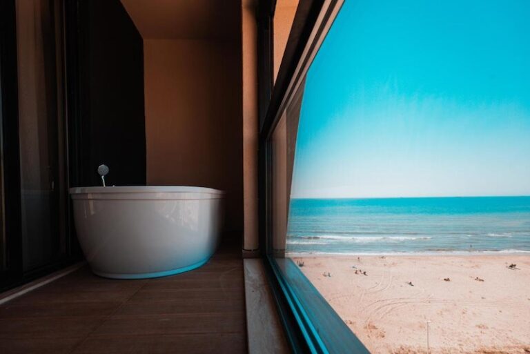 Royal G Deluxe Hotel