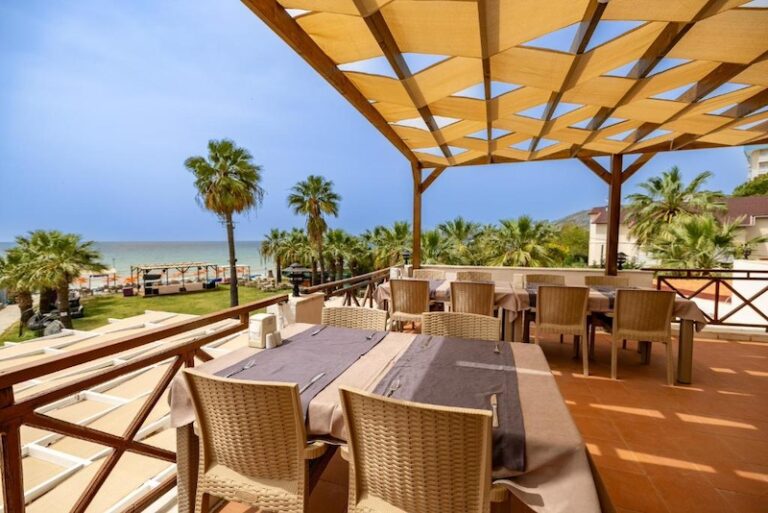 Sentinus Beach Hotel
