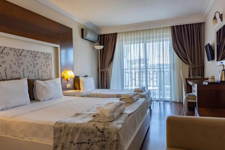 Sentinus Beach Hotel