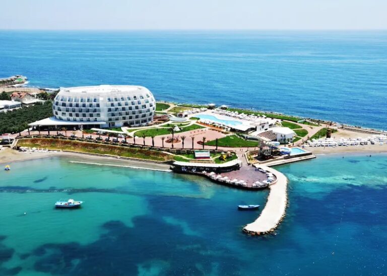 Gold Island Hotel