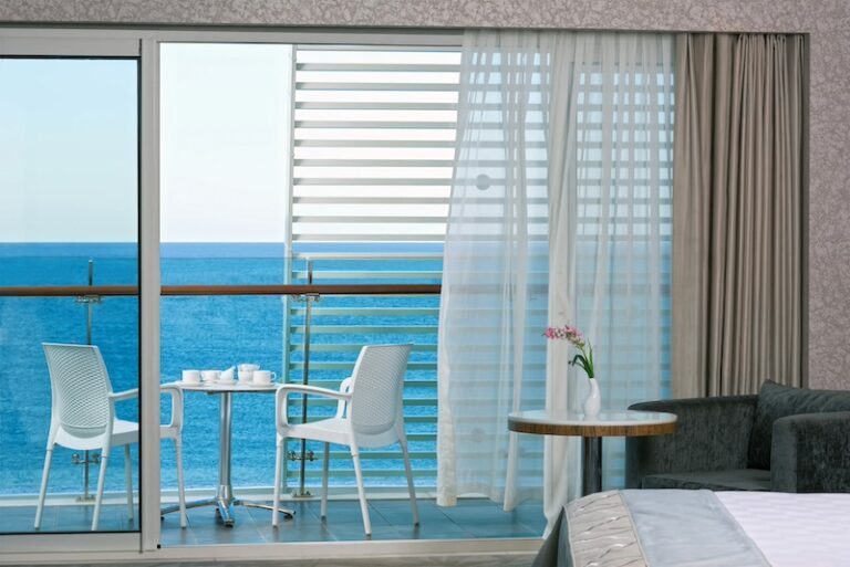 Gold Island Hotel