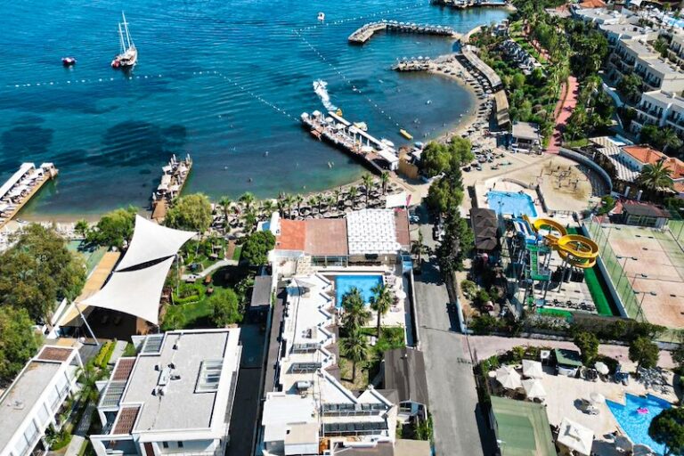 Salinas Beach Hotel